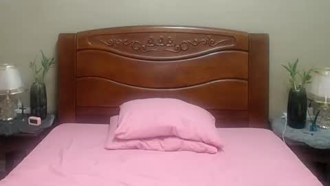 Snapshot of lulu_wild chatting on October 16, 9:31 am lulu_wild online show from October 16, 9:31 am