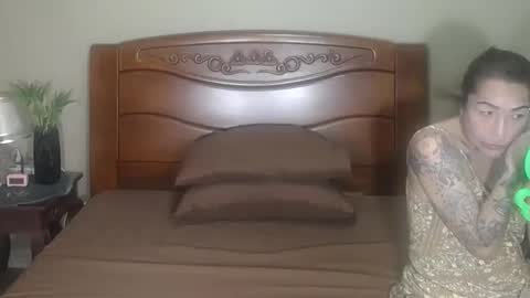 lulu_wild online show from November 6, 9:34 am