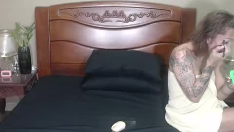 lulu_wild online show from February 8, 9:46 am