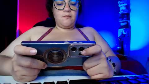 Snapshot of lulubigtitts chatting on October 19, 3:22 am LuluBigTitts online show from October 19, 3:22 am