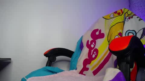 Luly online show from April 29, 4:06 am