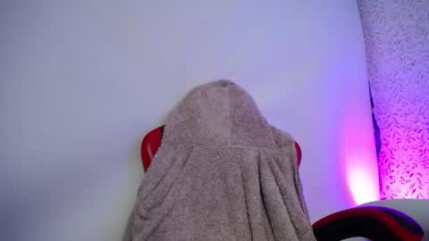 Luly online show from March 18, 4:07 am