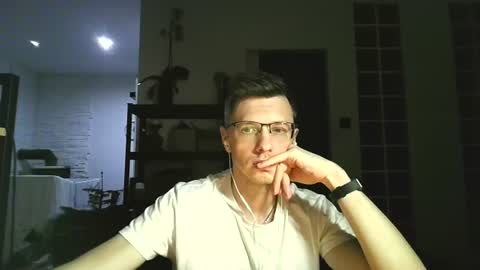 Andrew independent model 2000-0000 CET daily online show from July 19, 10:01 pm