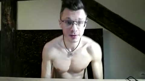 Andrew independent model 2000-0000 CET daily online show from March 15, 9:40 pm