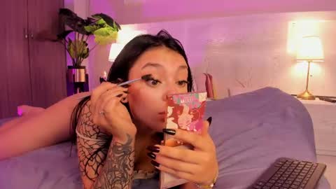 lummii_ online show from July 16, 8:45 pm