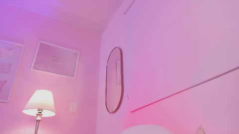 lummii_ online show from June 17, 10:04 pm