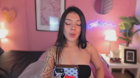lummii_ online show from July 14, 6:02 pm