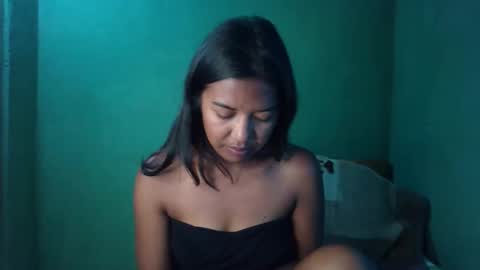 luna8184 online show from March 19, 11:48 am