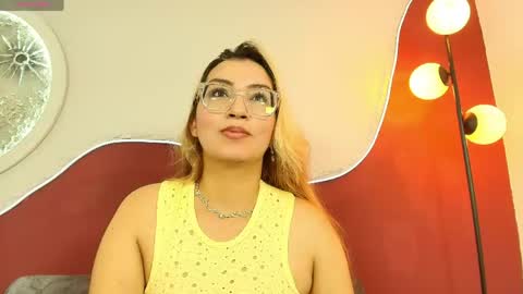 luna__velvet online show from May 2, 2:23 pm