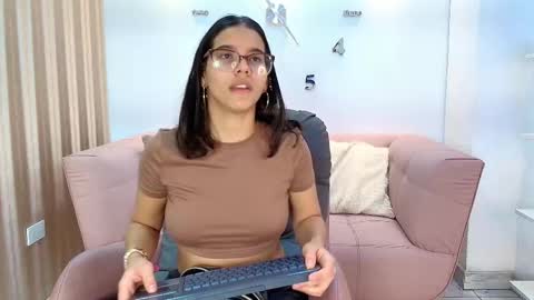 Luna And Titan  online show from March 8, 4:05 am