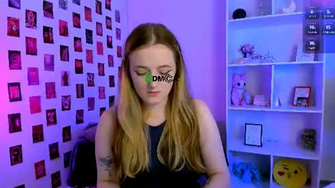 luna_berryy online show from July 7, 6:45 pm