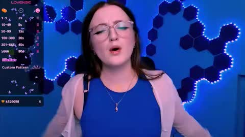 luna_berryy online show from December 2, 8:51 pm