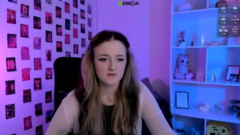 luna_berryy online show from July 29, 8:53 pm