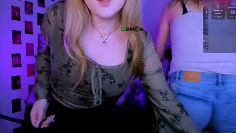 luna_berryy online show from July 13, 7:28 pm