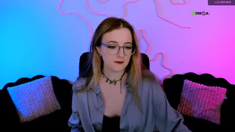 luna_berryy online show from June 24, 6:59 pm