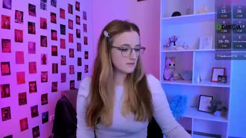 luna_berryy online show from June 19, 7:09 pm