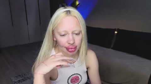 luna_beverly online show from July 25, 8:29 pm