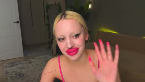 luna_beverly online show from April 29, 9:52 pm