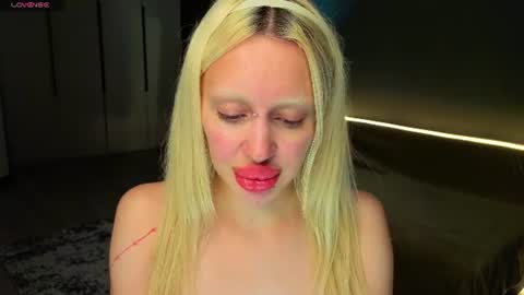 luna_beverly online show from July 8, 9:29 pm