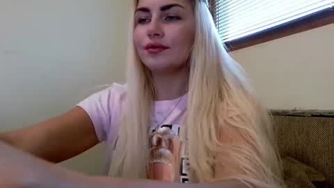Snapshot of luna_blazer chatting on October 24, 11:44 am luna_blazer online show from October 24, 11:44 am