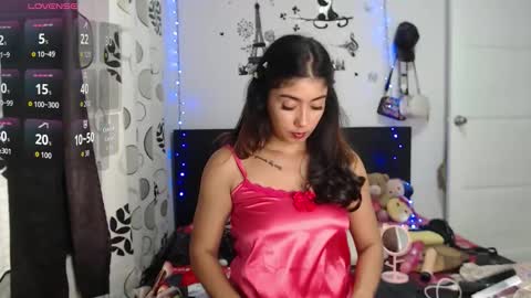 Luna charlotte95 online show from December 18, 3:57 am