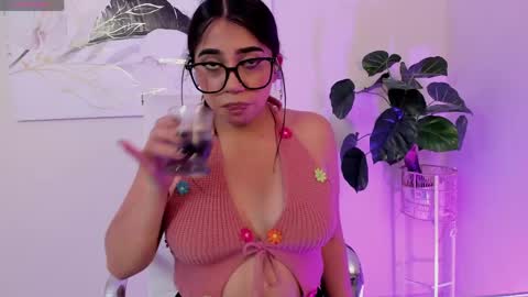 luna_cute14 online show from April 28, 9:19 pm