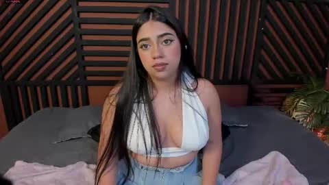 luna_cute14 online show from July 2, 9:53 pm