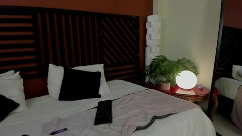 luna_cute14 online show from April 25, 9:12 pm