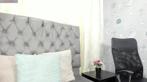 Luna Eva online show from April 29, 2:44 pm