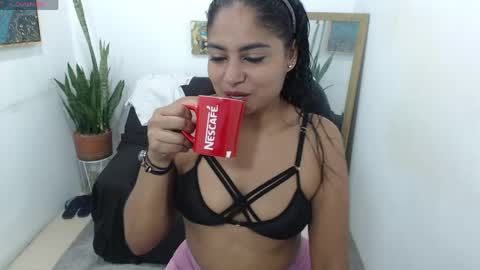 luna_fyre online show from March 17, 6:35 pm