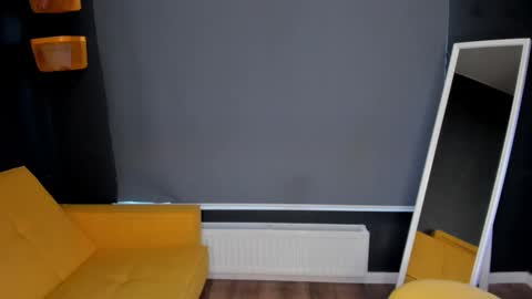 Elizabeth online show from February 9, 1:15 pm