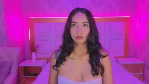 luna_hot_ass online show from August 7, 1:31 pm