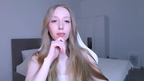 Luna online show from February 23, 9:28 pm