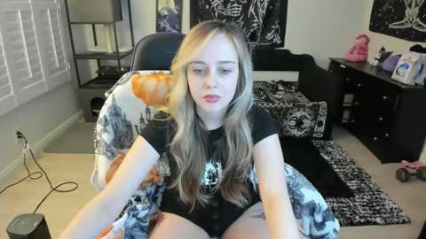 Luna online show from February 7, 11:41 pm