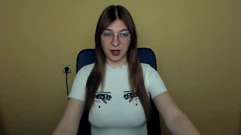 Luna online show from April 25, 9:55 am