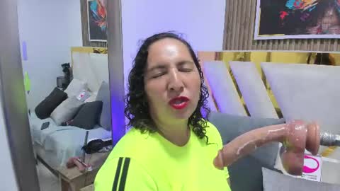 luna_naughty1 online show from July 22, 7:16 pm