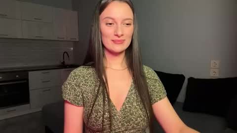 luna_raee online show from November 4, 2:18 pm