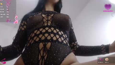 luna_viper online show from March 6, 12:30 pm