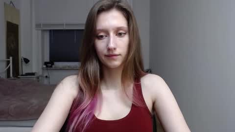 L U N A  online show from December 15, 6:42 am