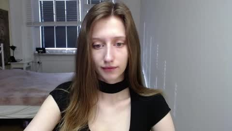 L U N A  online show from April 29, 5:45 am