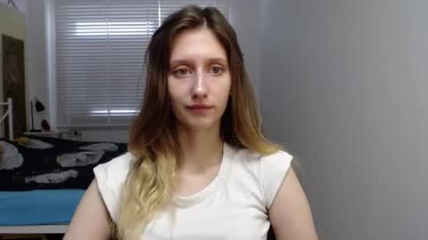 L U N A  online show from October 9, 6:41 am