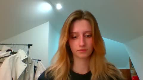 L U N A  online show from December 11, 2:44 pm