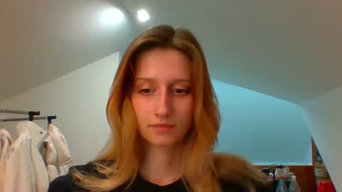 L U N A  online show from December 11, 5:58 pm