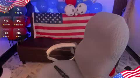 Luna  online show from July 4, 9:51 pm