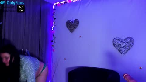 Snapshot of lunaahatzel chatting on December 13, 5:27 am Luna Hatzel online show from December 13, 5:27 am