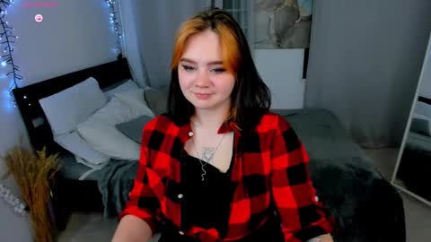 Snapshot of lunaali chatting on October 6, 4:58 pm Li online show from October 6, 4:58 pm