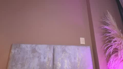 Luna Aspen online show from April 28, 6:34 pm