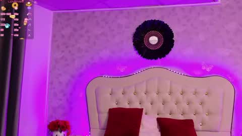 lunababe_ online show from June 27, 11:27 am