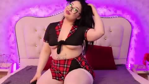 lunababe_ online show from June 21, 11:38 am