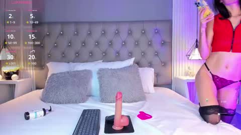 Luna  online show from November 6, 6:00 pm